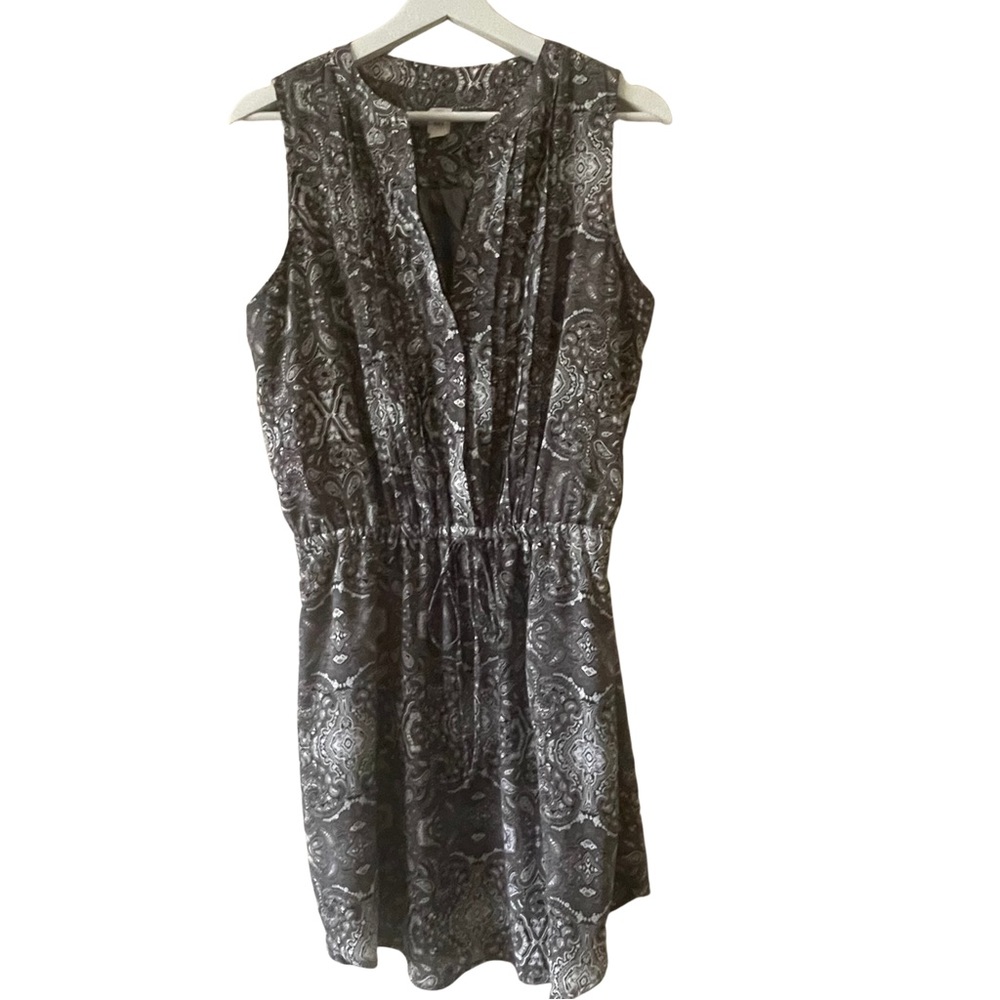 Gap Women’s Size M Dress Black/Gray/White paisley design sleeveless, v-neck
